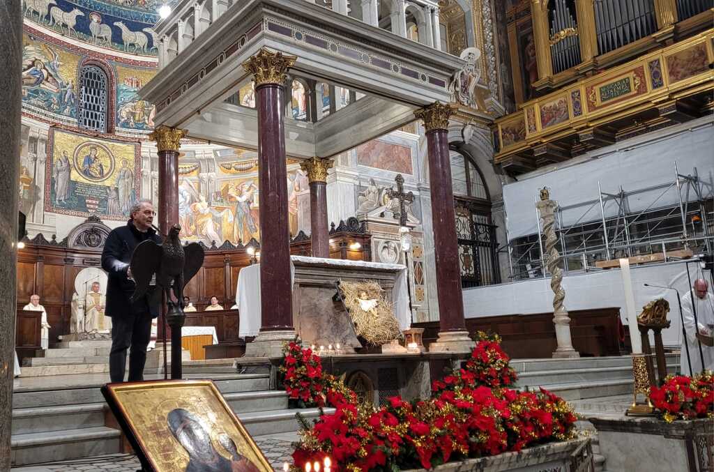 "Num tempo difícil, o Senhor manteve-nos unidos. Pedimos um ano de paz e de bênção para aqueles que sofrem com as guerras”. Saudação de Marco Impagliazzo no final da liturgia do Te Deum